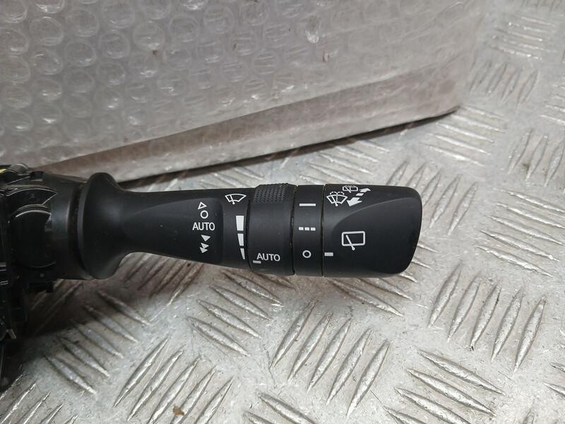 Recambio de mando limpia para toyota rav 4 exclusive referencia OEM IAM 8465212A90  12A9017F865