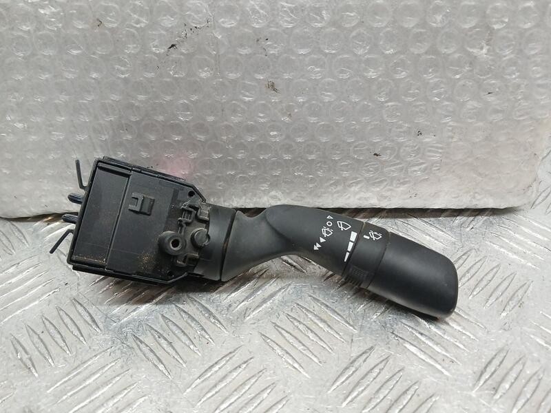 Recambio de mando limpia para toyota corolla (e21) hybrid active referencia OEM IAM B1702A40  