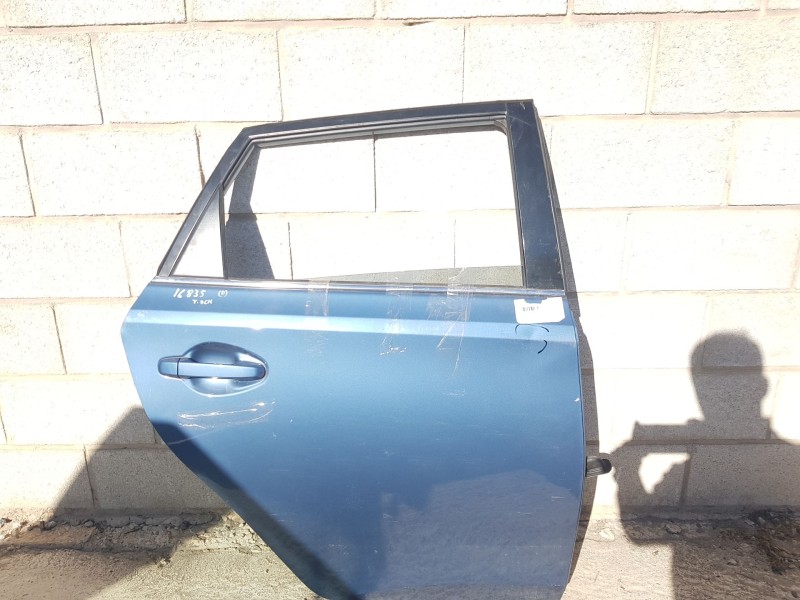 Recambio de puerta trasera derecha para toyota auris (_e18_) 1.8 hybrid (zwe186_) referencia OEM IAM 6700302380 TOCADA 