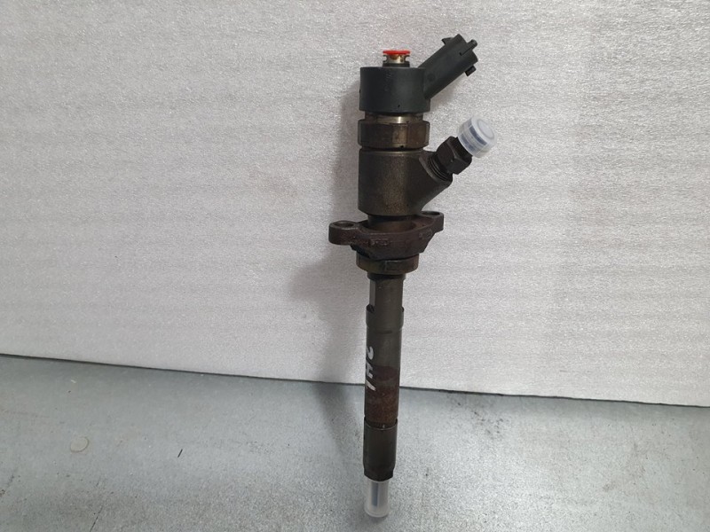 Recambio de inyector para peugeot 308 1.6 16v hdi referencia OEM IAM 0445110259 BOSCH 