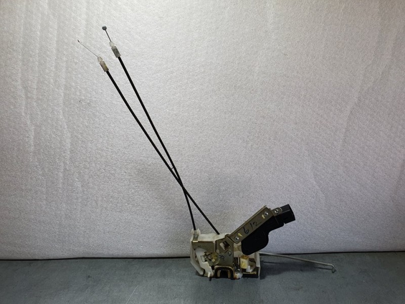 Recambio de cerradura puerta trasera izquierda para suzuki alto amf 310 glx referencia OEM IAM SIN REF  2 PINES