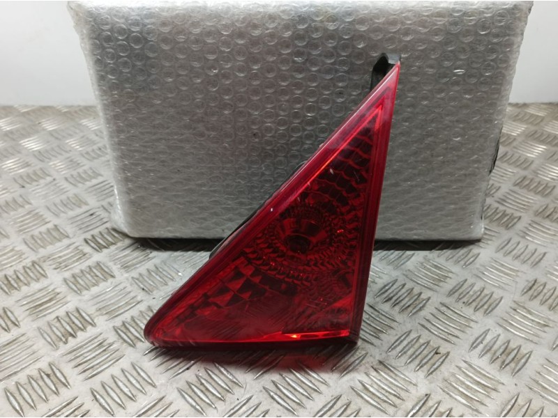 Recambio de piloto trasero derecho para peugeot 3008 allure referencia OEM IAM 9683460980  INTERIOR TOCADO