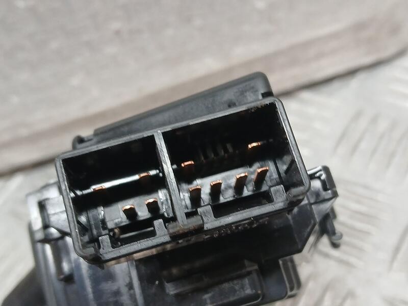 Recambio de mando limpia para toyota rav 4 exclusive referencia OEM IAM 8465212A90  12A9017F865