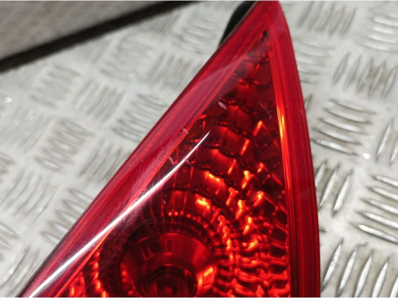 Recambio de piloto trasero derecho para peugeot 3008 allure referencia OEM IAM 9683460980  INTERIOR TOCADO