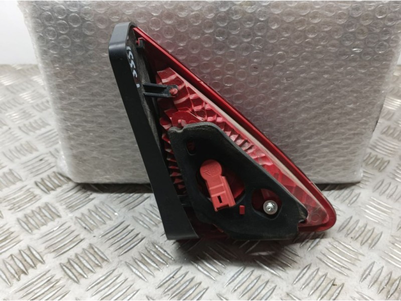 Recambio de piloto trasero derecho para peugeot 3008 allure referencia OEM IAM 9683460980  INTERIOR TOCADO