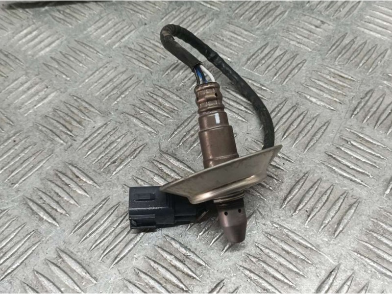 Recambio de sonda lambda para toyota yaris hsd active referencia OEM IAM 8946752080 0381 DENSO