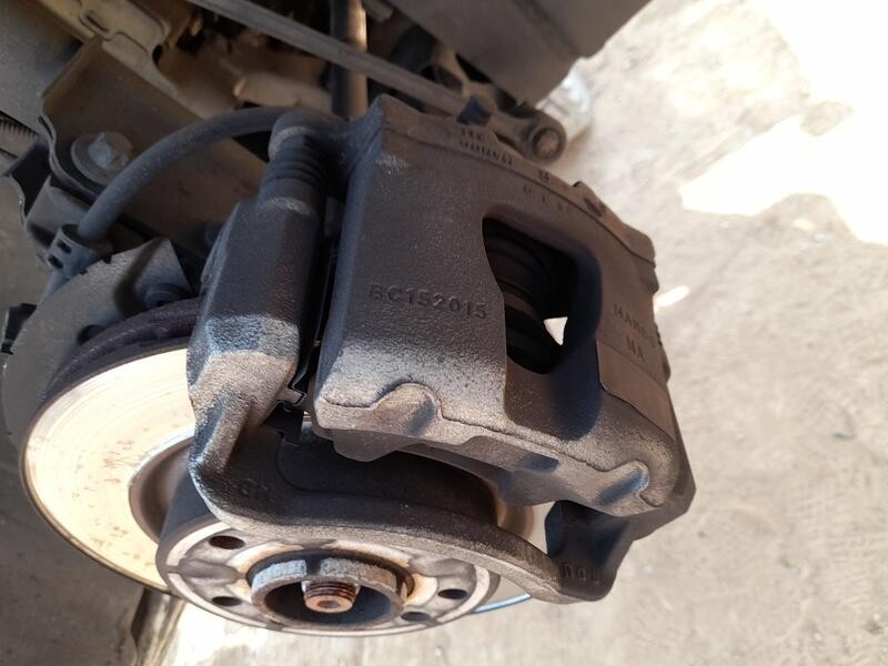 Recambio de pinza freno delantera derecha para peugeot 308 ii (lb_, lp_, lw_, lh_, l3_) 1.2 thp 110 referencia OEM IAM 161069908