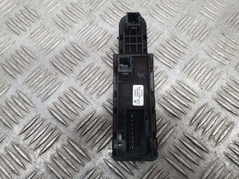 Recambio de mando elevalunas delantero izquierdo para opel crossland x excellence referencia OEM IAM 96788281ZD 1034498200 LK