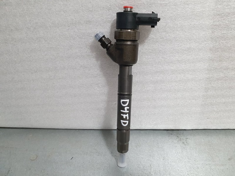 Recambio de inyector para hyundai ix35 1.7 crdi cat referencia OEM IAM 338002A800 0445110411 BOSCH