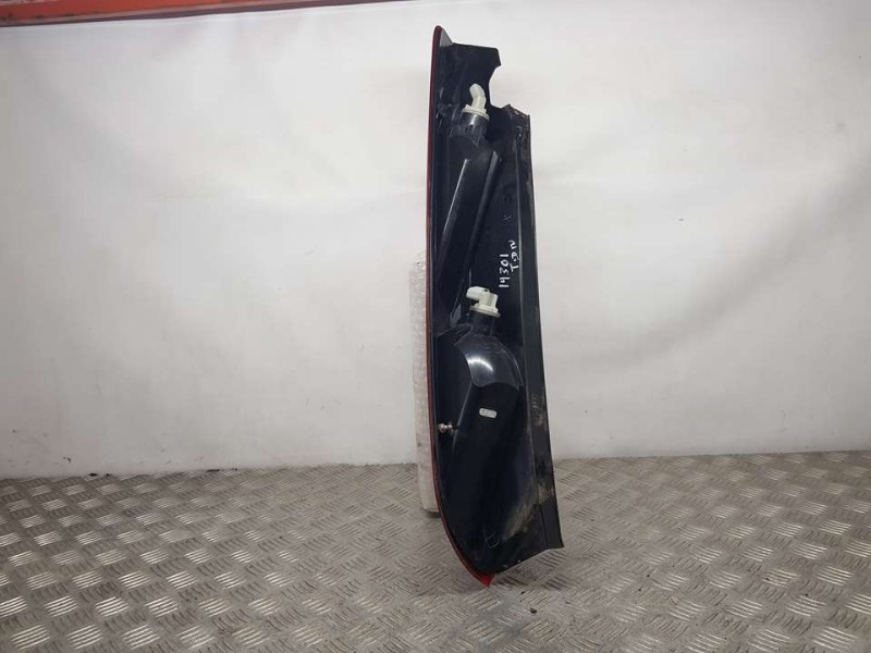 Recambio de piloto trasero derecho para ford focus berlina (cap) trend referencia OEM IAM 4M5113404A  