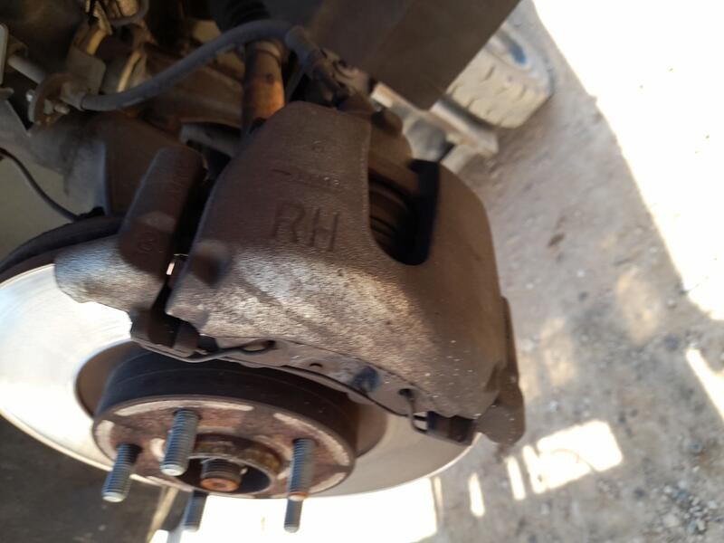 Recambio de pinza freno delantera derecha para ford focus iii 1.6 ecoboost referencia OEM IAM 1682875  