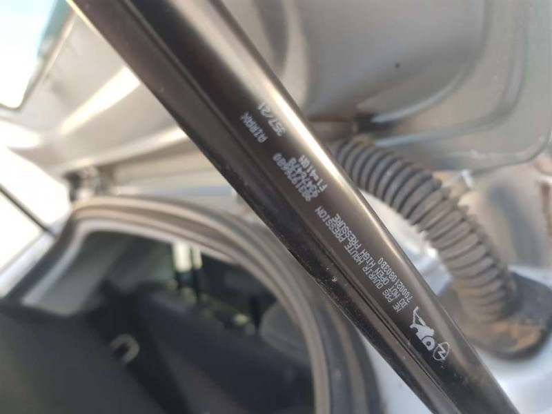 Recambio de amortiguadores maletero / porton para opel corsa f edition referencia OEM IAM 9831976680  