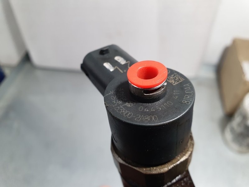 Recambio de inyector para hyundai ix35 1.7 crdi cat referencia OEM IAM 338002A800 0445110411 BOSCH