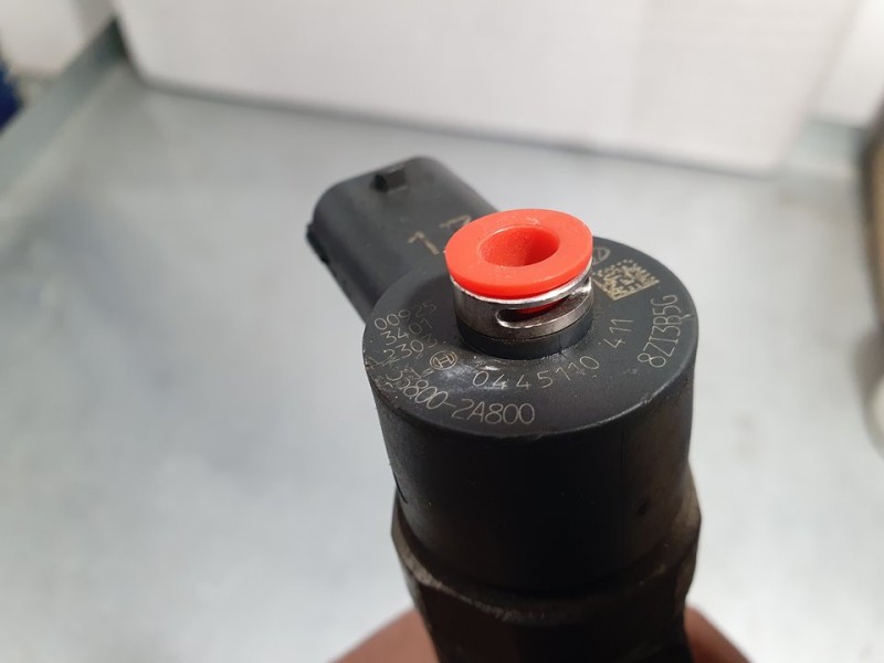 Recambio de inyector para hyundai ix35 1.7 crdi cat referencia OEM IAM 338002A800 0445110411 BOSCH