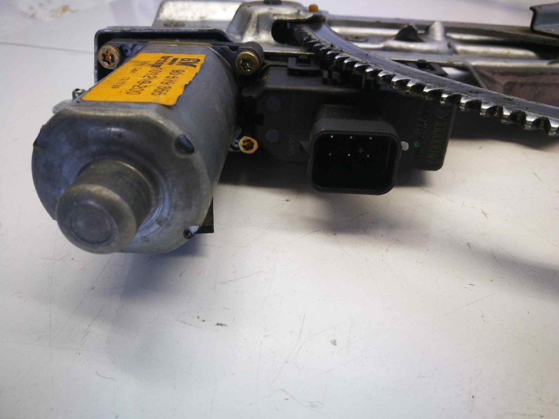 Recambio de elevalunas delantero izquierdo para opel zafira a elegance referencia OEM IAM 90579355  6 PINS