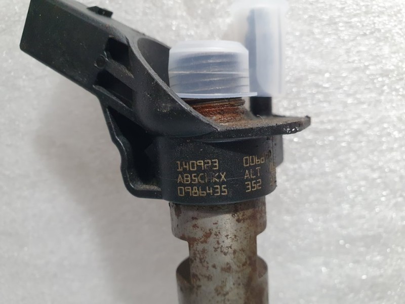 Recambio de inyector para volkswagen crafter caja cerrada caja cerrada 35 referencia OEM IAM 0986435352 BOSCH 