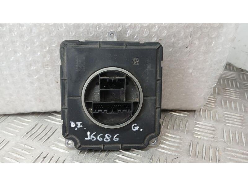 Recambio de centralita faro para lynk & co 01 phev referencia OEM IAM 889631744  512198