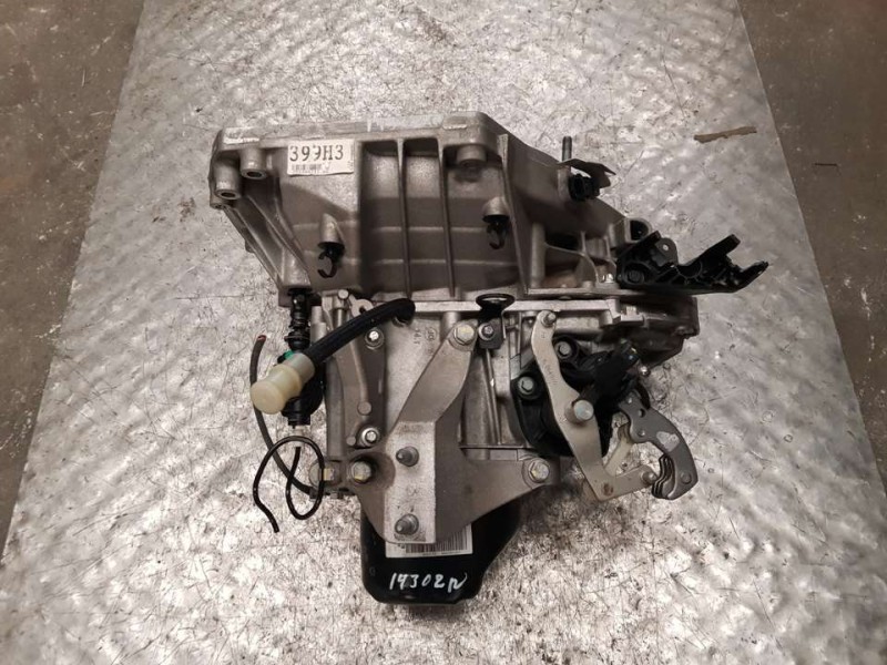 Recambio de caja cambios para dacia sandero stepway referencia OEM IAM JH3399 S232500 5VELOCIDADES