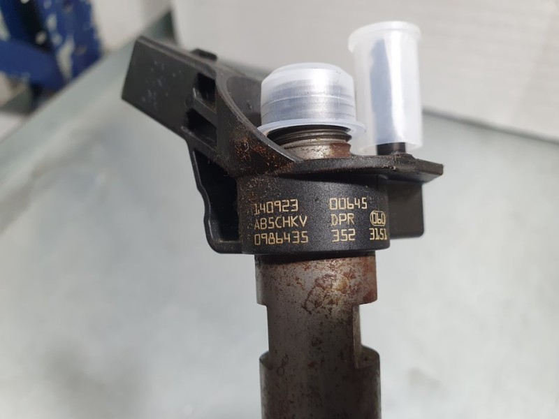 Recambio de inyector para volkswagen crafter caja cerrada caja cerrada 35 referencia OEM IAM 0986435352 BOSCH 