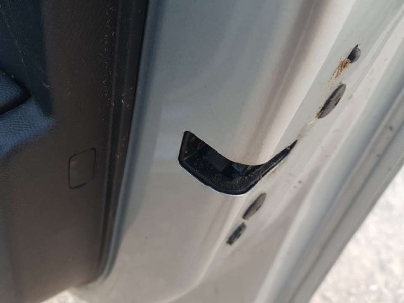 Recambio de cerradura puerta delantera derecha para opel corsa f edition referencia OEM IAM 9844412180  