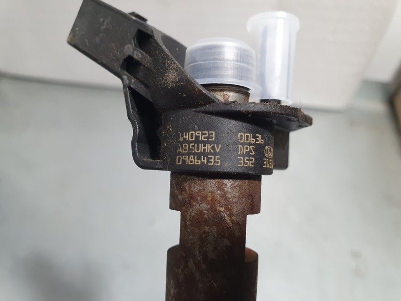 Recambio de inyector para volkswagen crafter caja cerrada caja cerrada 35 referencia OEM IAM 0986435352 BOSCH 