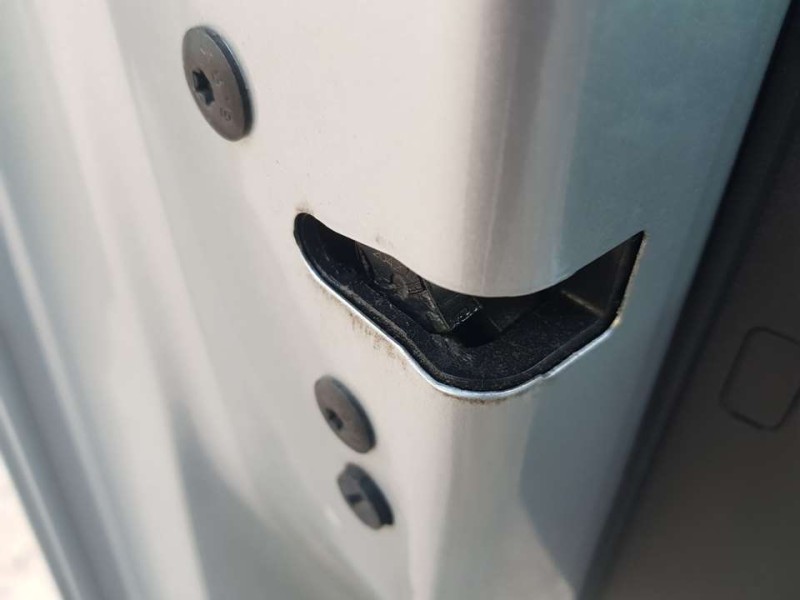 Recambio de cerradura puerta delantera izquierda para opel corsa f edition referencia OEM IAM 9844412280  