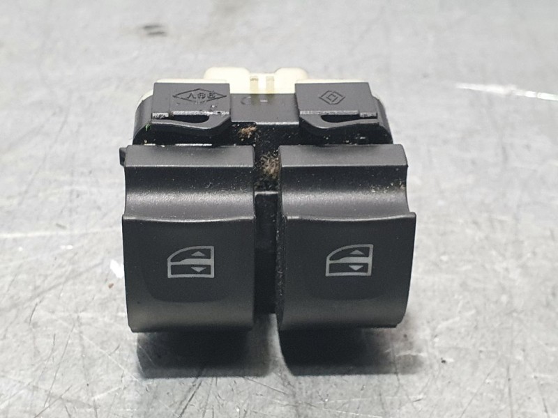 Recambio de mando elevalunas delantero izquierdo para renault clio iv limited referencia OEM IAM 254118722R 10023903A 