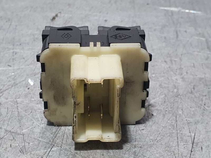 Recambio de mando elevalunas delantero izquierdo para renault clio iv limited referencia OEM IAM 254118722R 10023903A 