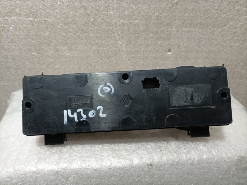 Recambio de mando climatizador para dacia sandero stepway referencia OEM IAM 275102284R  VALEO