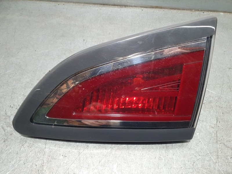 Recambio de piloto trasero derecho para renault scenic iii dynamique referencia OEM IAM   INTERIOR , ROZADO