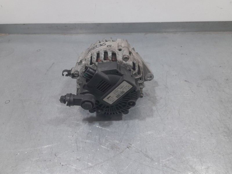 Recambio de alternador para kia cee´d hatchback (ed) 1.6 crdi 90 referencia OEM IAM 373002A601 TG12C140 VALEO