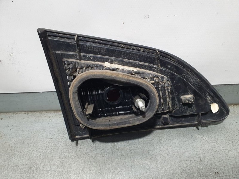 Recambio de piloto trasero derecho para renault scenic iii dynamique referencia OEM IAM   INTERIOR , ROZADO