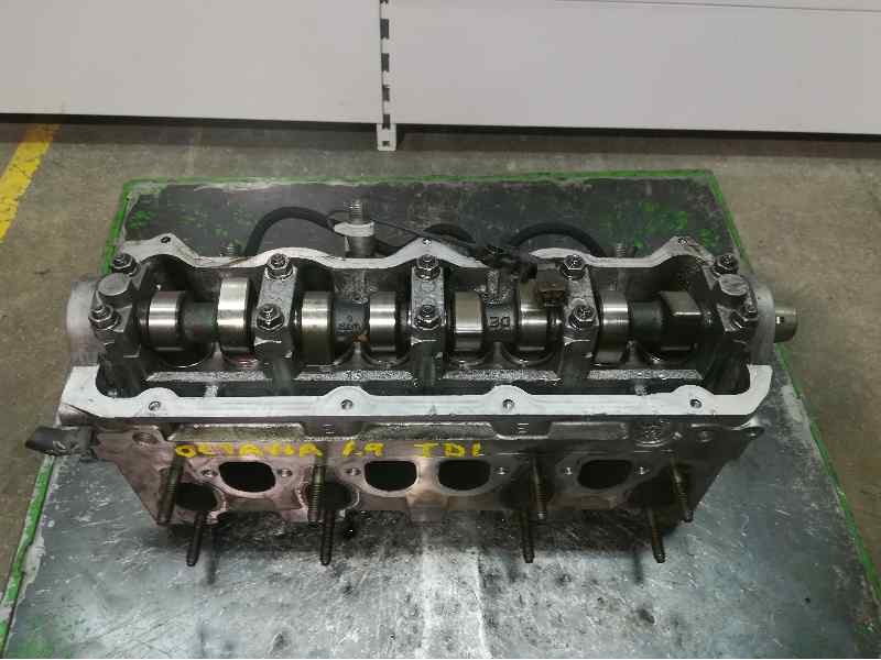 Recambio de culata para skoda octavia berlina (1u2) 1.9 tdi referencia OEM IAM 038103373  SE RECOMIENDA COMPROBAR A PRESIÓN