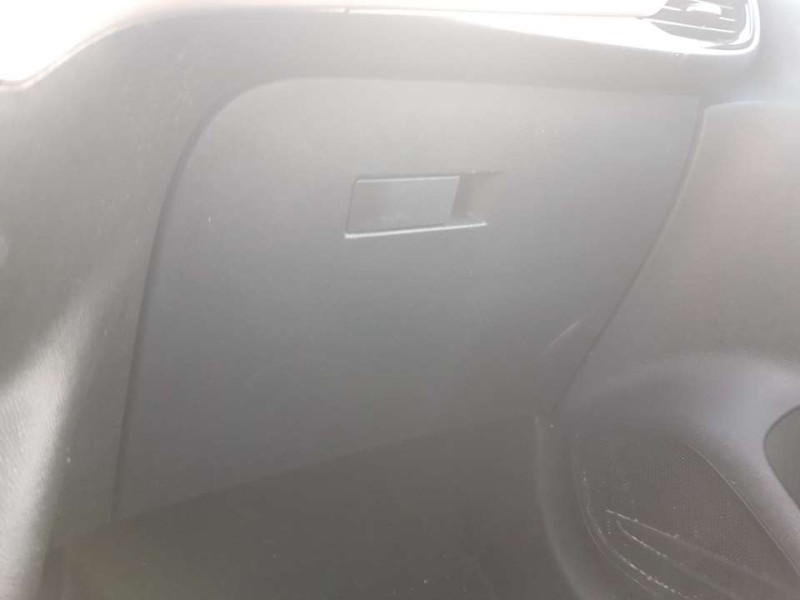 Recambio de guantera para opel corsa f edition referencia OEM IAM 98322499ZD  