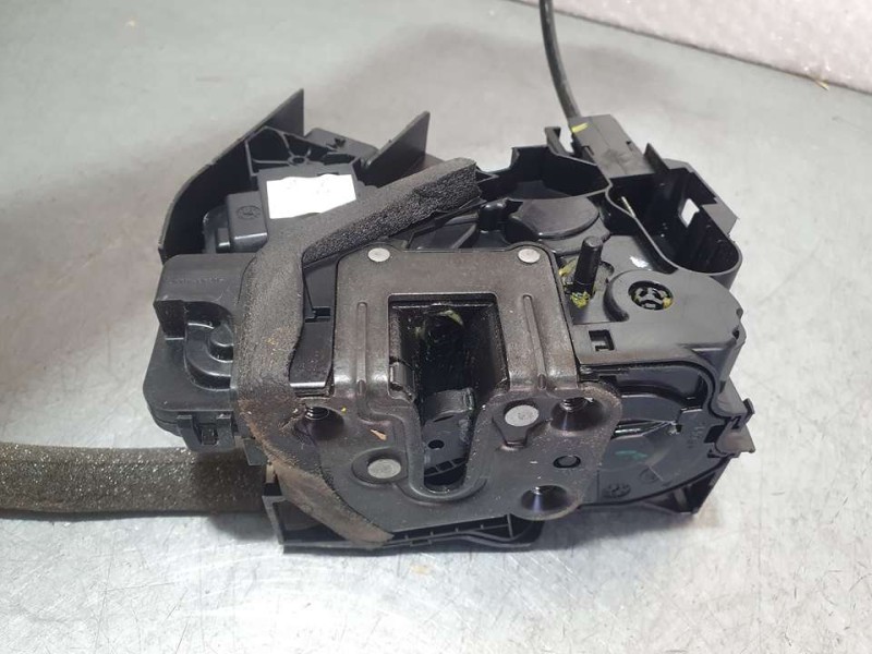 Recambio de cerradura puerta trasera izquierda para renault megane iv berlina 5p zen referencia OEM IAM 825032022R 16943020 4 PI