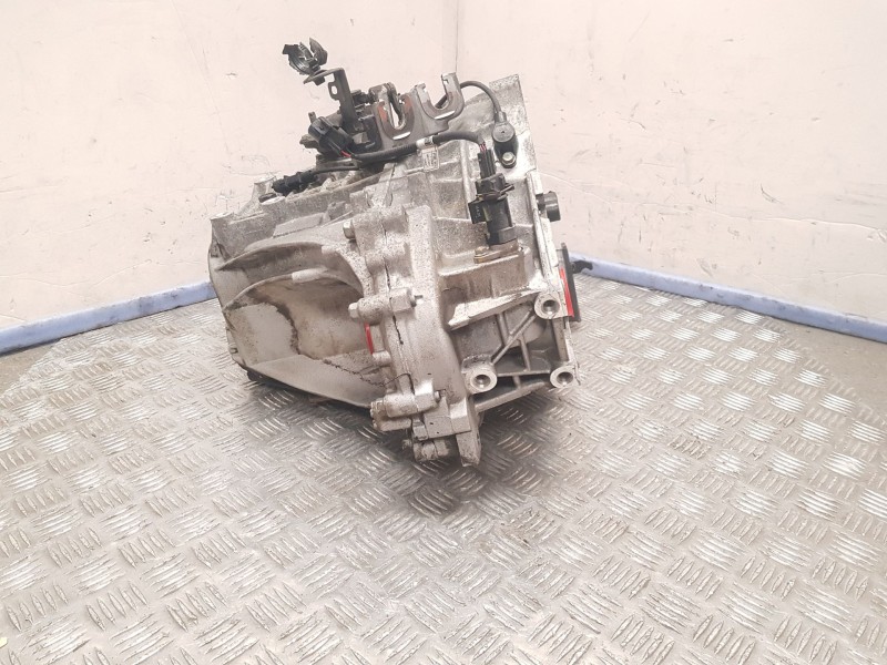 Recambio de caja cambios para kia cee´d hatchback (ed) 1.6 crdi 90 referencia OEM IAM WEJ6R 6VELOCIDADES 790184