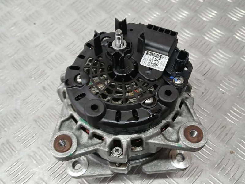 Recambio de alternador para renault kadjar business referencia OEM IAM 231004EA0A F000BL0825 BOSCH