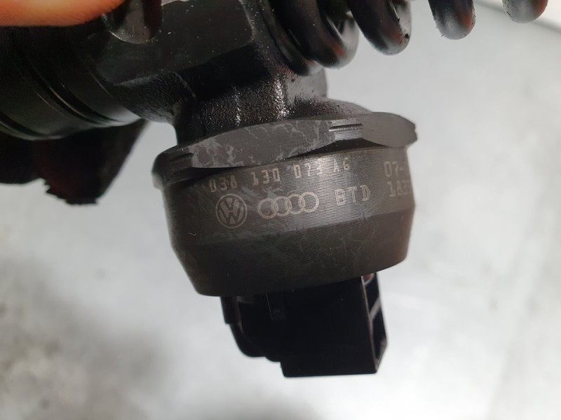 Recambio de inyector para seat altea xl (5p5) reference referencia OEM IAM 038130073AG 0414720215 BOSCH