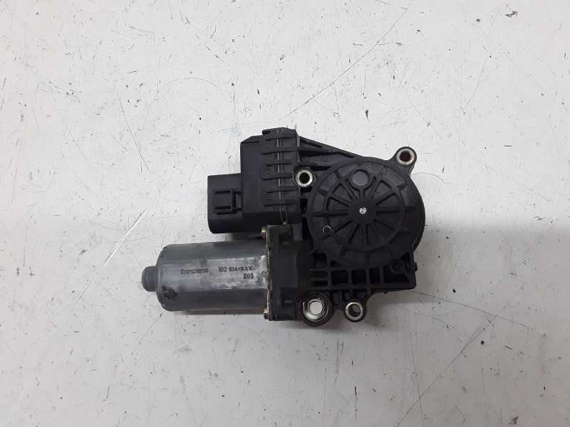 Recambio de motor elevalunas delantero derecho para audi a6 berlina (4b2) 2.4 (121kw) referencia OEM IAM   8 PINES