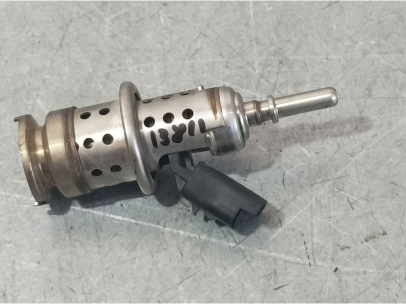 Recambio de inyector adblue para citroën c3 live referencia OEM IAM 9813930180  