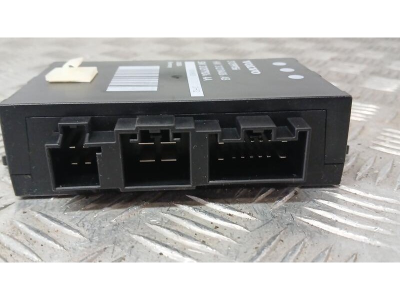 Recambio de modulo electronico para volvo xc60 summum awd referencia OEM IAM 31299156 MODULO DEL MOTOR APERTURA DE PORTON 312184