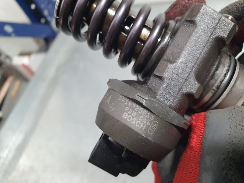 Recambio de inyector para seat altea xl (5p5) reference referencia OEM IAM 038130073AG 0414720215 BOSCH