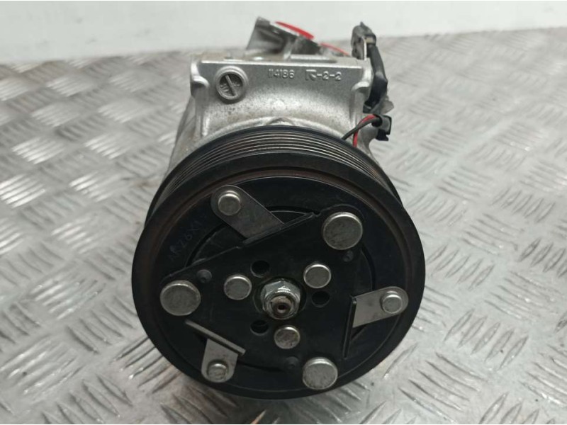 Recambio de compresor aire acondicionado para renault megane iv berlina 5p zen referencia OEM IAM 926001268R 7064510604 SANDEN
