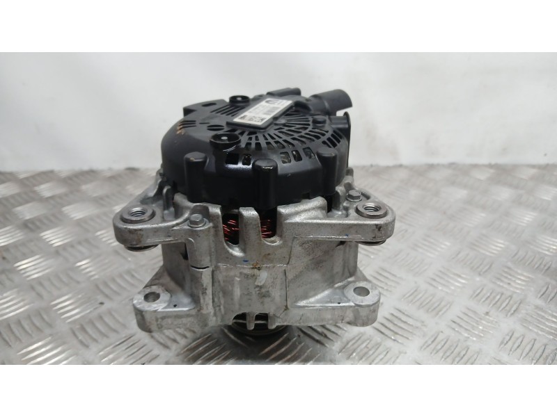 Recambio de alternador para citroën c3 iii (sx) 1.2 puretech 82 referencia OEM IAM 9835689480 VALEO 2740473F