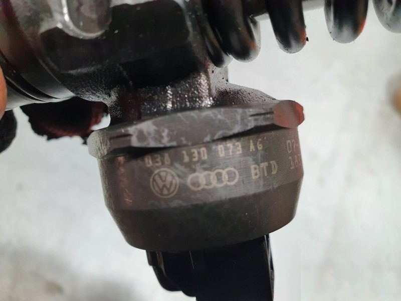 Recambio de inyector para seat altea xl (5p5) reference referencia OEM IAM 038130073AG 0414720215 BOSCH