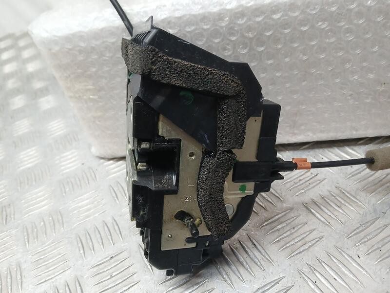 Recambio de cerradura puerta trasera izquierda para renault kadjar business referencia OEM IAM 825014EA2A  