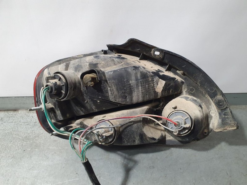 Recambio de piloto trasero derecho para daewoo matiz se referencia OEM IAM 0320504240  