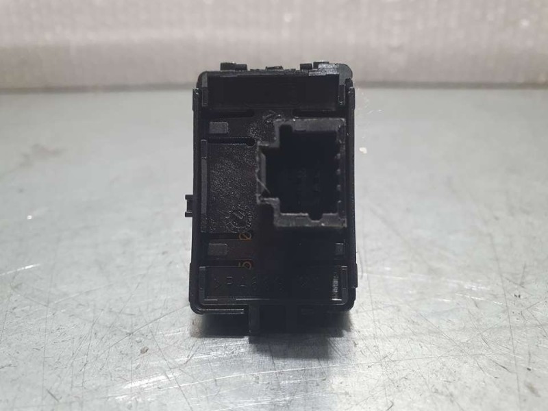 Recambio de mando elevalunas trasero derecho para renault megane iv berlina 5p zen referencia OEM IAM 254214896R  