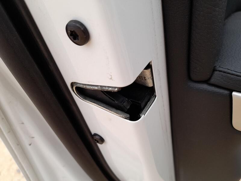 Recambio de cerradura puerta delantera izquierda para bmw 3 (e90) 325 i referencia OEM IAM 51217202143  