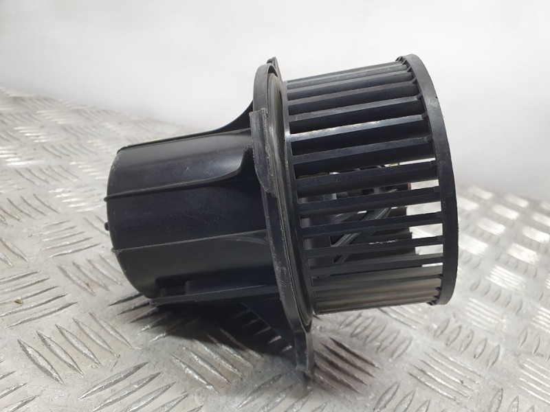 Recambio de ventilador calefaccion para peugeot 307 (s1) xs referencia OEM IAM B9506N  